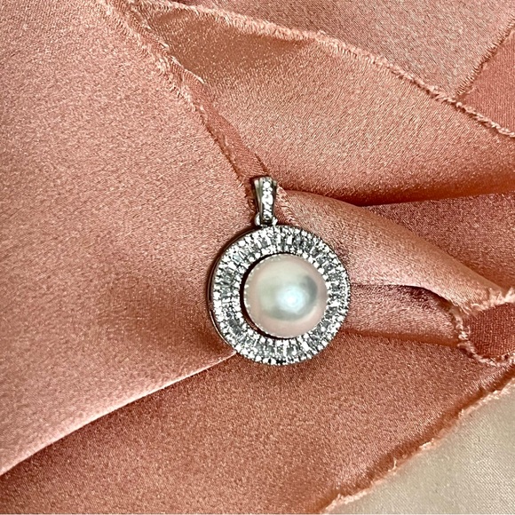 Jewelry - Sophisticated S925 Silver and Fresh Water Big Pearl Pendant